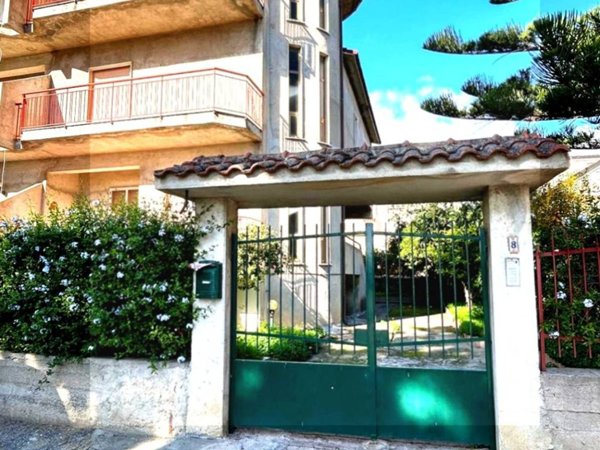 casa indipendente in vendita a Siderno