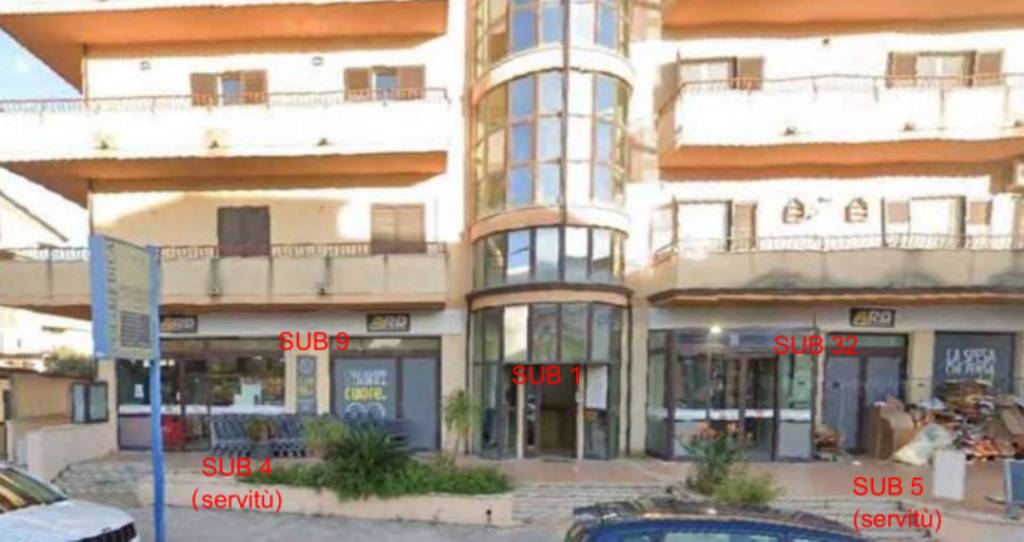 negozio in vendita a Siderno