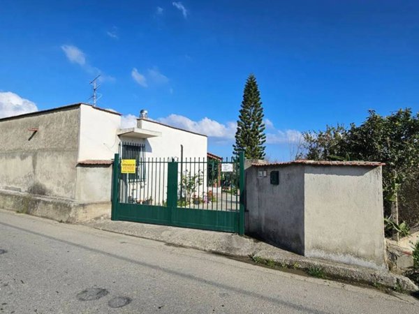 casa indipendente in vendita a Siderno