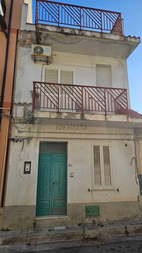 casa indipendente in vendita a Siderno