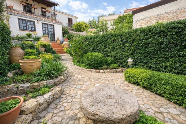 casa indipendente in vendita a Siderno