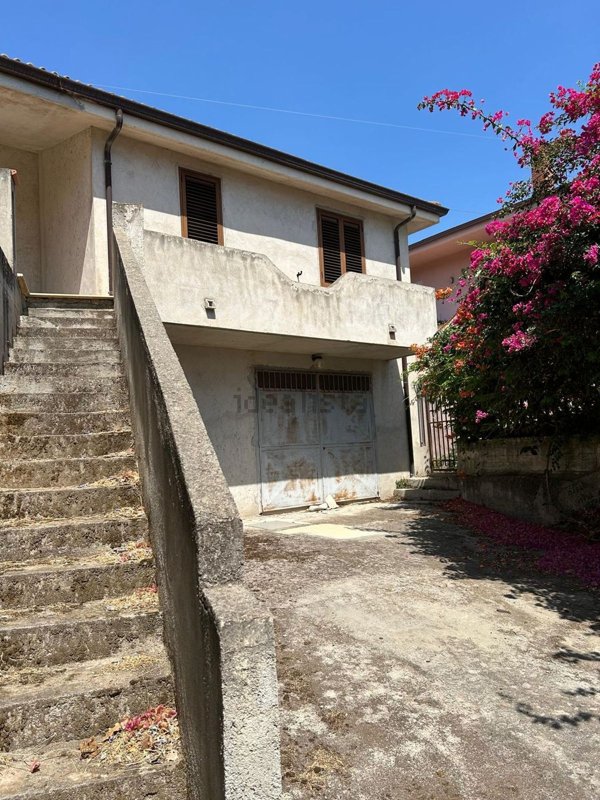 casa indipendente in vendita a Siderno