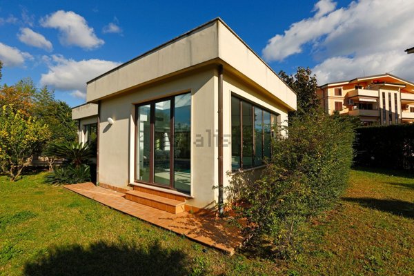 casa indipendente in vendita a Siderno