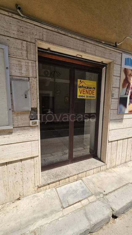 negozio in vendita a Siderno