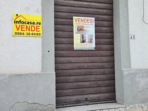 negozio in vendita a Siderno