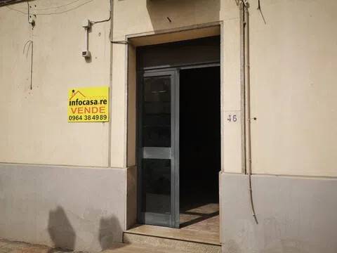 negozio in vendita a Siderno