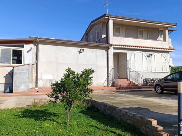 casa indipendente in vendita a Siderno