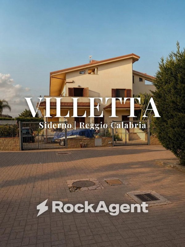 casa indipendente in vendita a Siderno