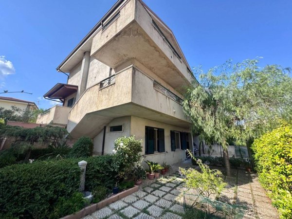 casa indipendente in vendita a Siderno in zona Zammariti