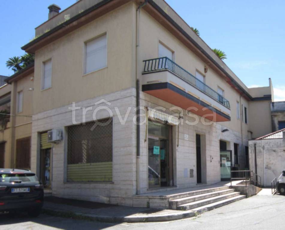 negozio in vendita a Taurianova
