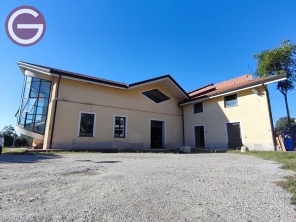 locale commerciale in vendita a Taurianova