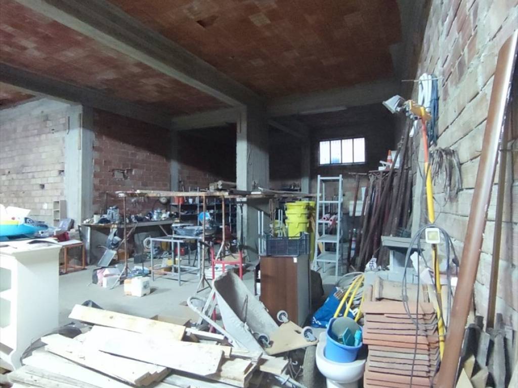 locale commerciale in vendita a Taurianova