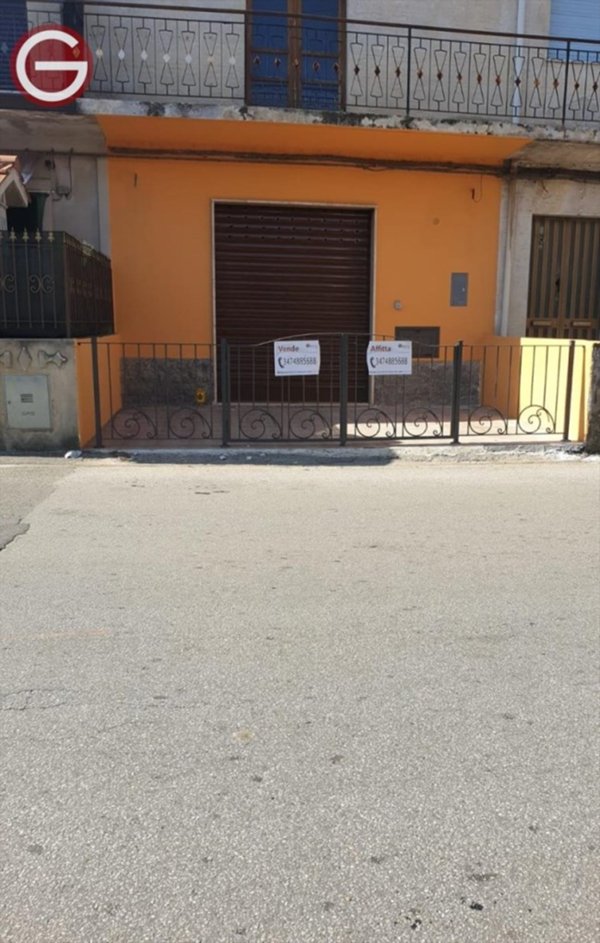 locale commerciale in vendita a Taurianova
