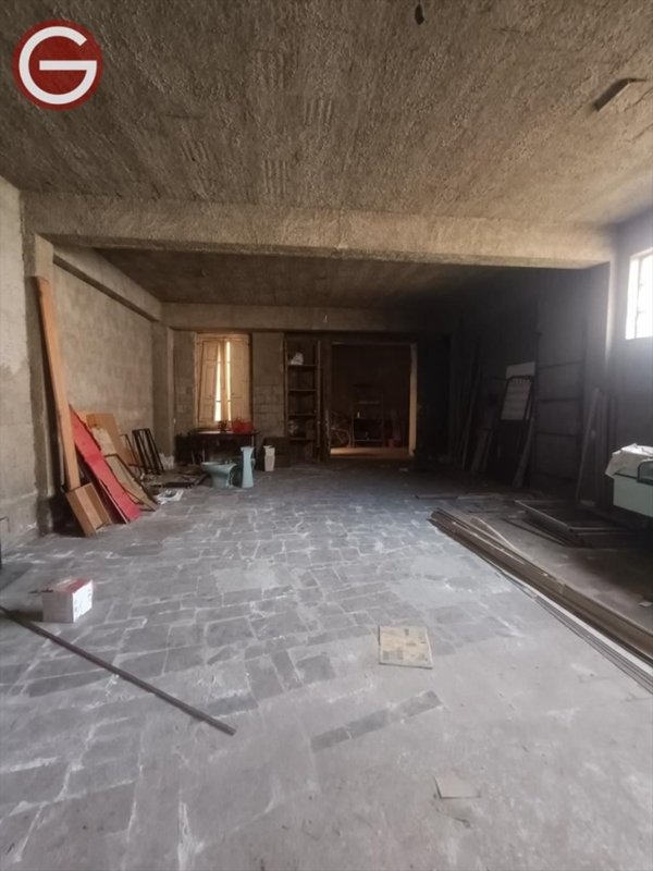 locale di sgombero in vendita a Taurianova