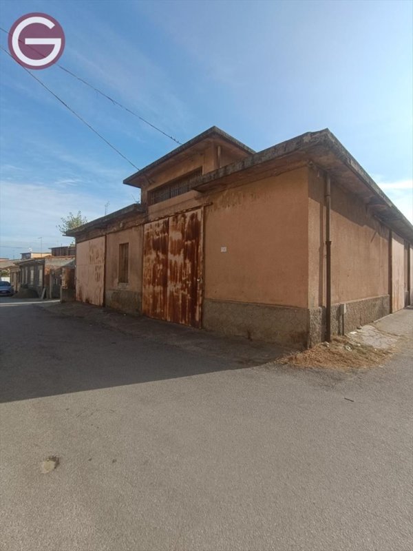 locale di sgombero in vendita a Taurianova