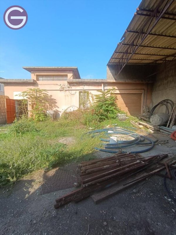 locale di sgombero in vendita a Taurianova