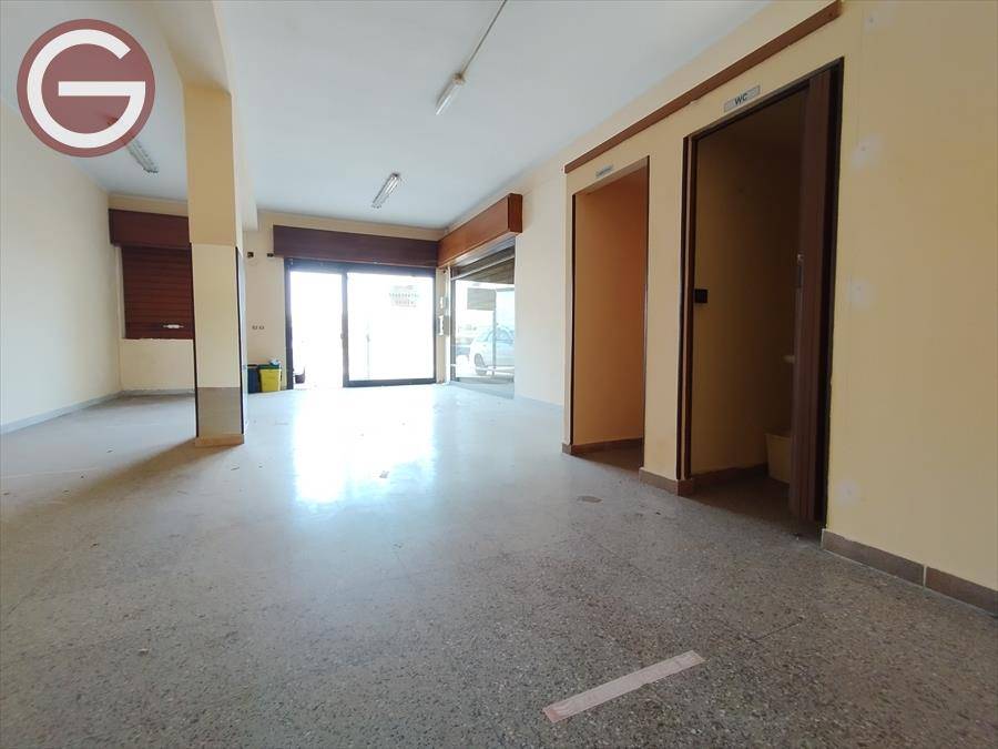 locale commerciale in vendita a Taurianova in zona Amato