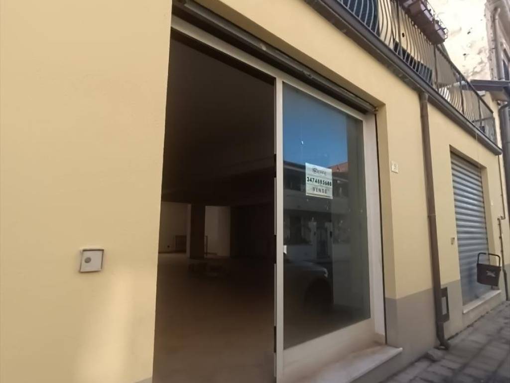 negozio in vendita a Taurianova