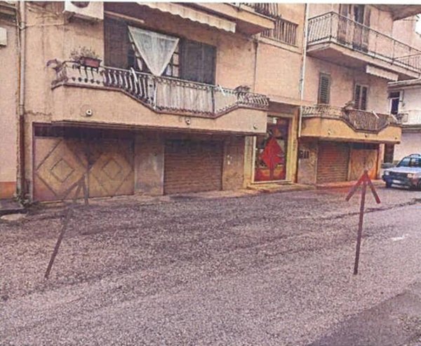 locale commerciale in vendita a Taurianova