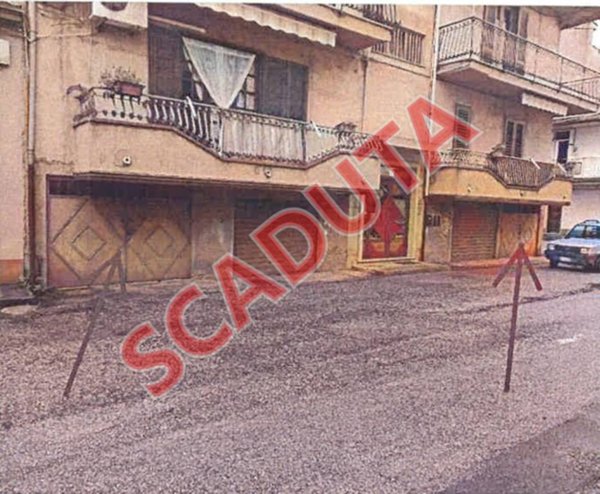 locale commerciale in vendita a Taurianova