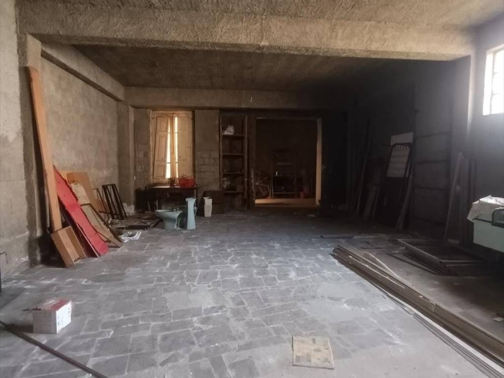 locale commerciale in vendita a Taurianova