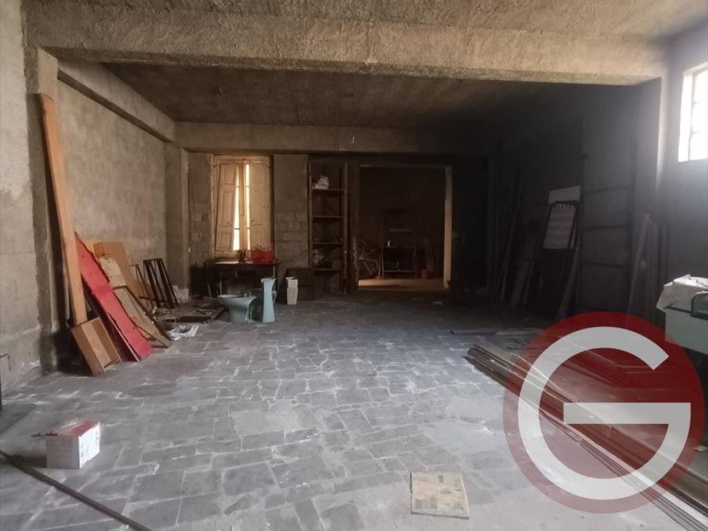 locale commerciale in vendita a Taurianova