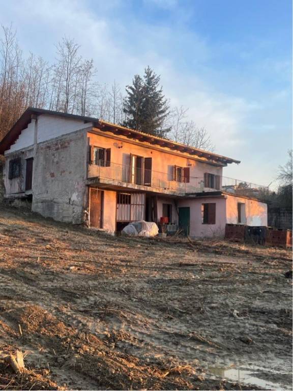 casa indipendente in vendita ad Azzano d'Asti