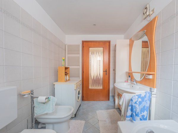 casa indipendente in vendita ad Azzano d'Asti
