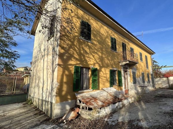 casa indipendente in vendita ad Azzano d'Asti