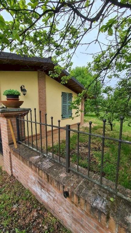 casa indipendente in vendita ad Azzano d'Asti