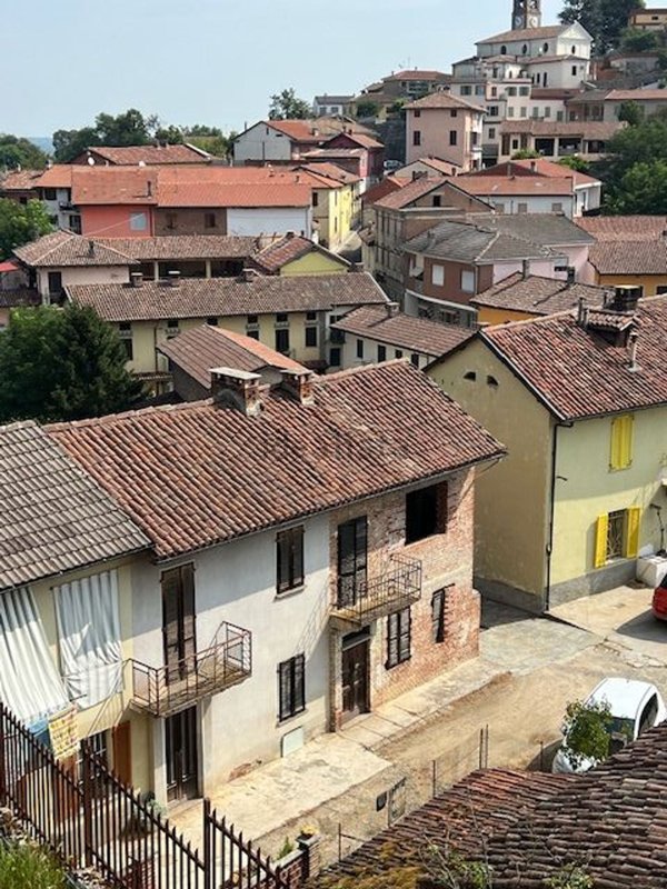 quadrivano in vendita ad Azzano d'Asti