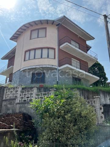 casa indipendente in vendita ad Azzano d'Asti