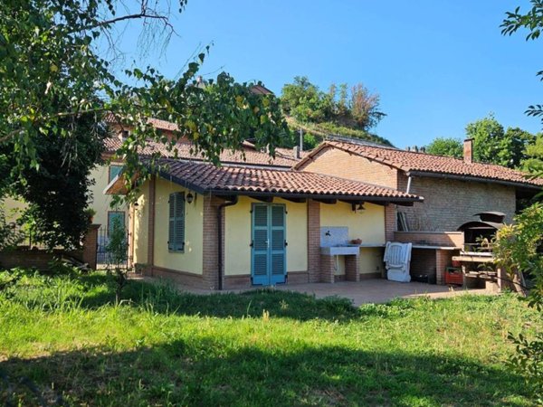 casa indipendente in vendita ad Azzano d'Asti