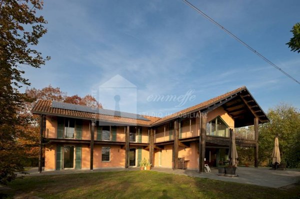 casa indipendente in vendita ad Azzano d'Asti