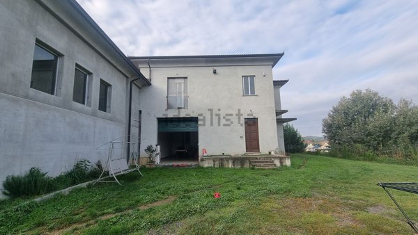 casa indipendente in vendita ad Azzano d'Asti