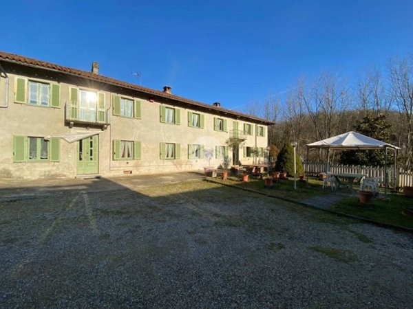 casa indipendente in vendita ad Azzano d'Asti
