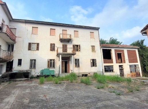 casale in vendita ad Azzano d'Asti