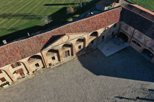 casa indipendente in vendita ad Azzano d'Asti