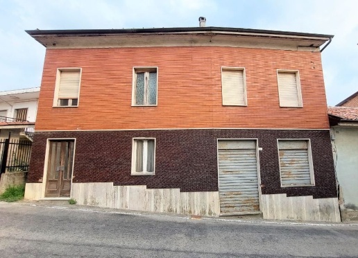 casale in vendita ad Azzano d'Asti