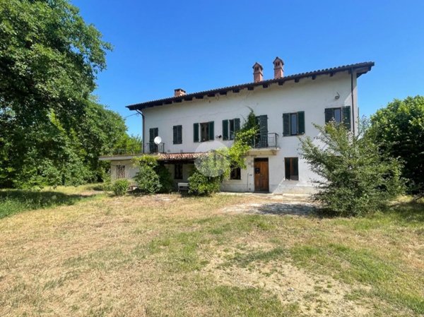 casa indipendente in vendita ad Azzano d'Asti