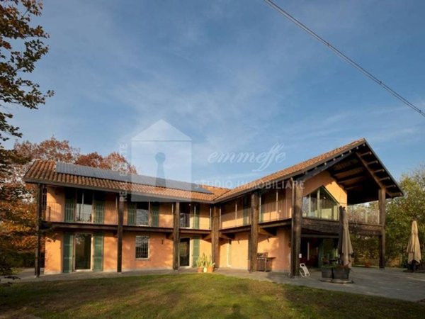 casa indipendente in vendita ad Azzano d'Asti