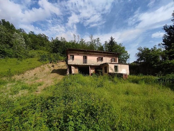 casa indipendente in vendita ad Azzano d'Asti