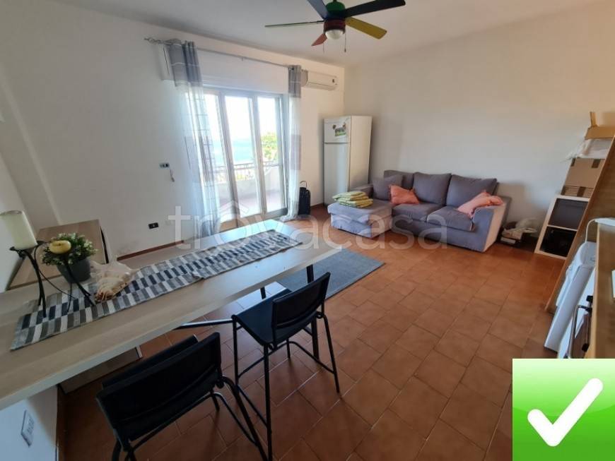 appartamento in vendita a Villa San Giovanni in zona Cannitello