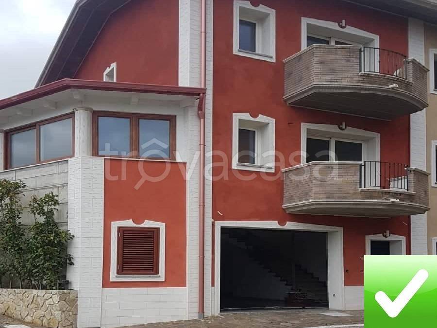 casa indipendente in vendita a Villa San Giovanni in zona Cannitello