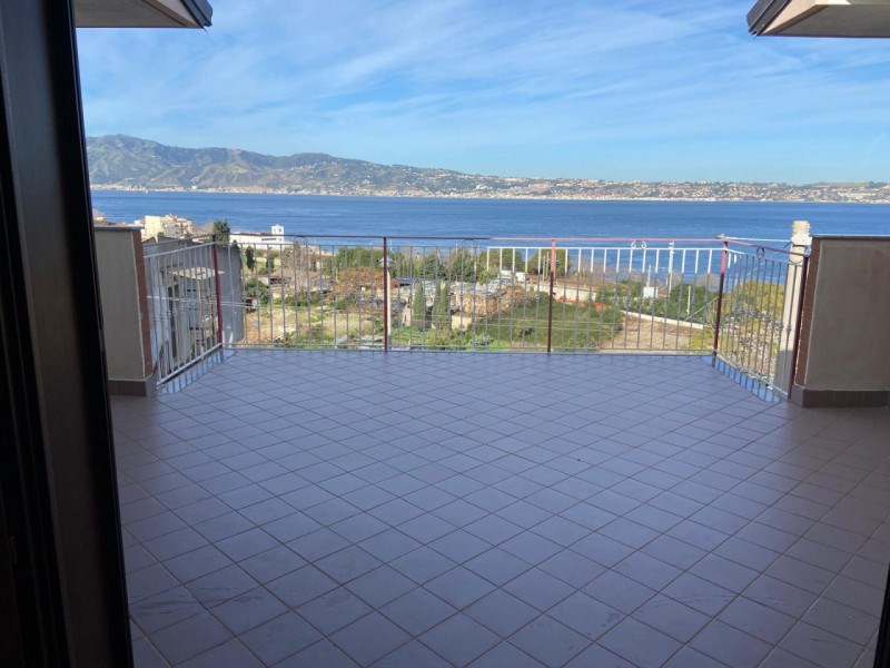casa indipendente in vendita a Villa San Giovanni in zona Cannitello