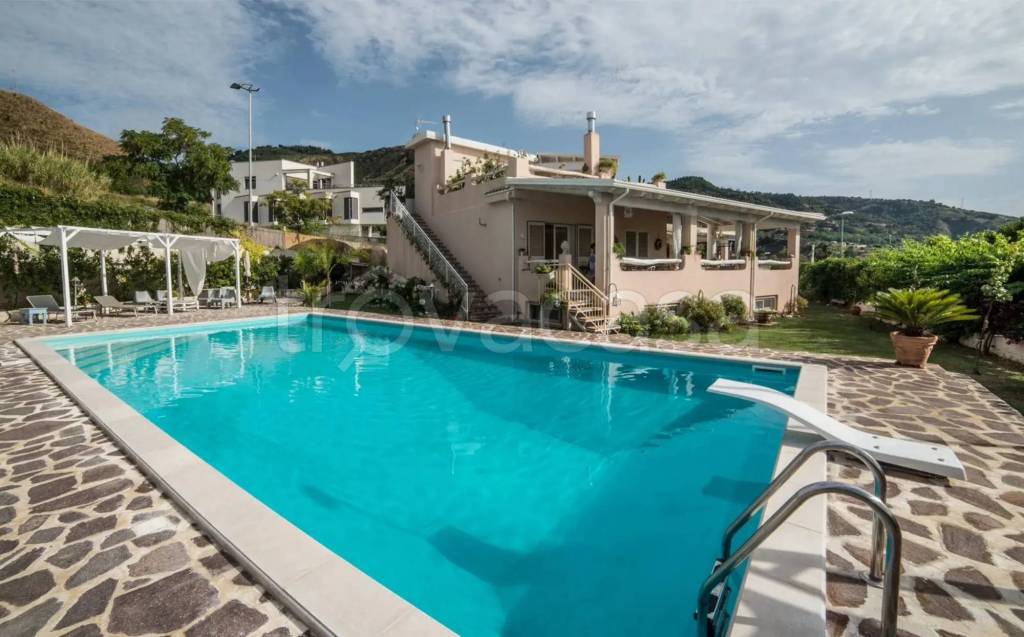 casa indipendente in vendita a Villa San Giovanni