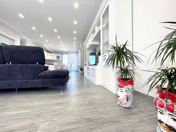 casa indipendente in vendita a Villa San Giovanni