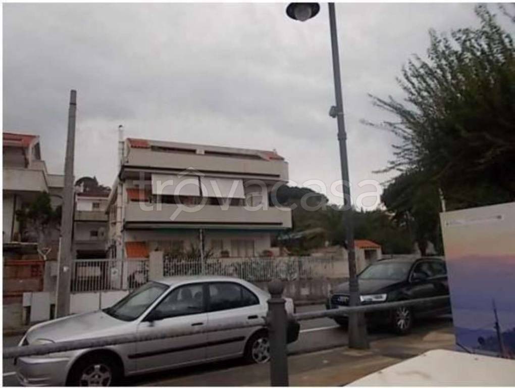 casa indipendente in vendita a Villa San Giovanni