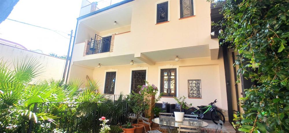 casa indipendente in vendita a Villa San Giovanni in zona Cannitello