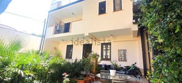 casa indipendente in vendita a Villa San Giovanni in zona Cannitello